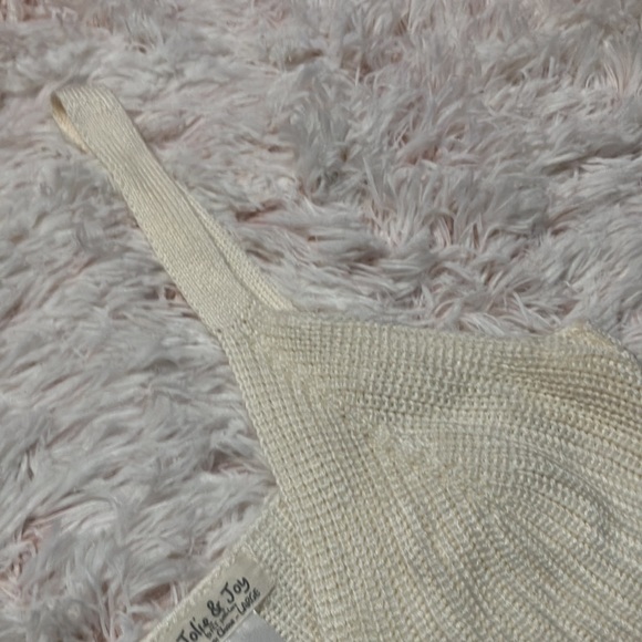 Knitted crop top! - Picture 3 of 7